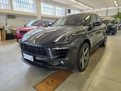 Usata Porsche Macan 252 CV (185 kW) 2018 Grigio vulcano metallizzato SUV