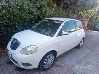 Usata Lancia Ypsilon 77 CV (56 kW) 2009 Bianco Utilitaria