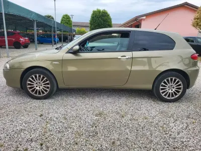 Gebraucht Alfa Romeo 147 Progression 105 PS (77 kW) 2005 Grün Kleinwagen