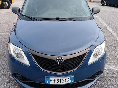 Usata Lancia Ypsilon 69 CV (50 kW) 2017 Blu Utilitaria