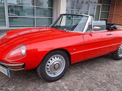 Usata Alfa Romeo Spider 110 CV (80 kW) 1966 Rosso Cabrio