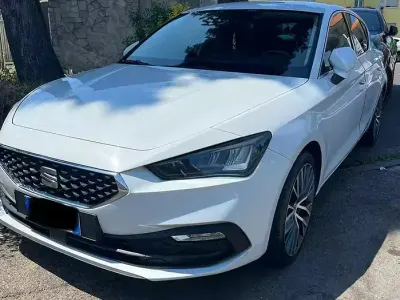 Usata Seat Leon 150 CV (110 kW) 2021 Bianco Berlina