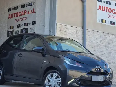 Usata Toyota Aygo X-play 69 CV (50 kW) 2017 Nero Utilitaria