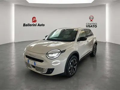 Usata Fiat 600 101 CV (74 kW) 2025 Beige SUV
