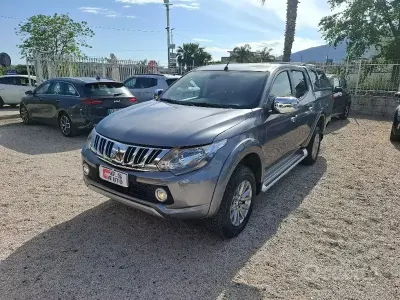 Usata Mitsubishi L200 Invite 154 CV (113 kW) 2018 Grigio Pick-up