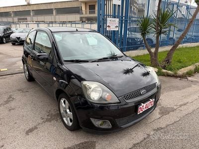 Usata Ford Fiesta 75 CV (55 kW) 2008 Nero Utilitaria