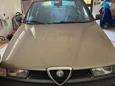 Usata Alfa Romeo 155 116 CV (85 kW) 1995 Grigio Berlina