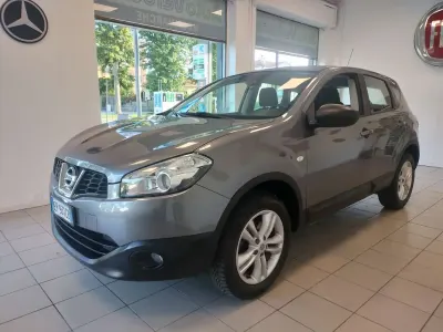 Usata Nissan Qashqai Acenta 117 CV (86 kW) 2013 Grigio SUV