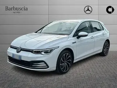 Usata VW Golf VIII R-line 150 CV (110 kW) 2021 Bianco Berlina