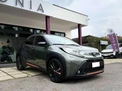Usata Toyota Aygo X Limited 72 CV (52 kW) 2022 Cardamom green/black SUV