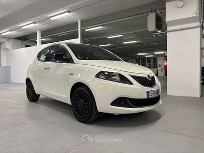 Usata Lancia Ypsilon Gold 69 CV (50 kW) 2022 Beige Utilitaria