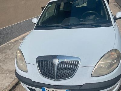 Usata Lancia Ypsilon 70 CV (51 kW) 2005 Blu Utilitaria