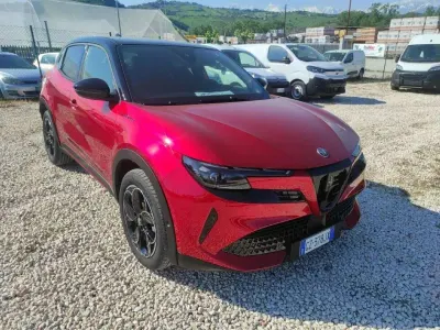 Usata Alfa Romeo Junior Edizione Speciale 61 kW (84 CV) 2025 Nero SUV