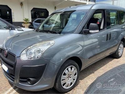 Usata Fiat Doblò Dynamic 121 CV (88 kW) 2013 Gray Monovolume