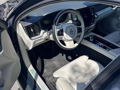 Usata Volvo V60 CC 197 CV (144 kW) 2022 Blu Station wagon