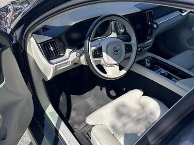 Usata Volvo V60 CC 2022 Blu Station wagon