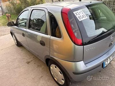 Usata Opel Corsa 60 CV (44 kW) 2004 Grigio Utilitaria