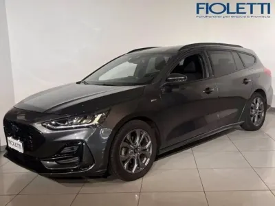 Usata Ford Focus ST-Line 125 CV (91 kW) 2022 Magnetic grey (metallizzato) Station wagon
