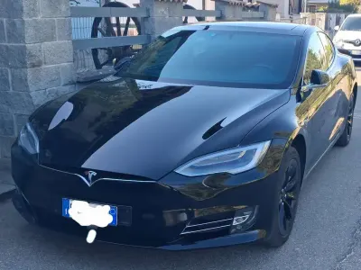 Usata Tesla Model S 244 kW (332 CV) 2018 Argento Utilitaria