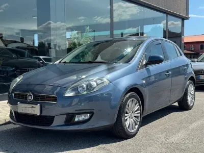 Usata Fiat Bravo Dynamic 120 CV (88 kW) 2008 Azzurro Utilitaria