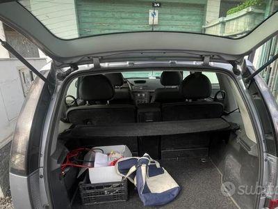 Usata Opel Meriva 2006 Grigio Monovolume