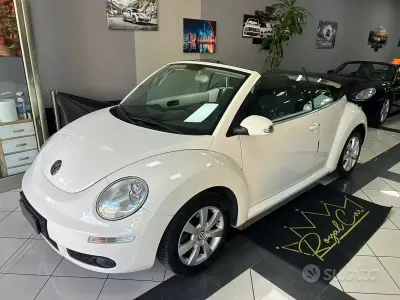 Usata VW New Beetle 105 CV (77 kW) 2008 Beige Utilitaria