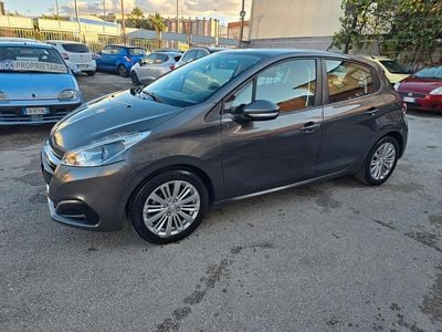Usata Peugeot 208 Allure 68 CV (50 kW) 2018 Grigio Utilitaria