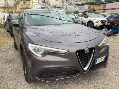 Usata Alfa Romeo Stelvio 160 CV (117 kW) 2021 Grigio SUV