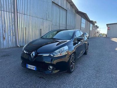 Usado Renault Clio IV Expression 75 CV (55 kW) 2014 Negro Berlina