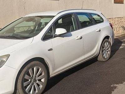 Usata Opel Astra 110 CV (80 kW) 2013 Bianco Station wagon