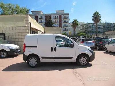 Gebraucht Peugeot TePee Active 80 PS (58 kW) 2017 Weiß Van / Kleinbus