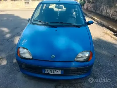 Usata Fiat 600 54 CV (39 kW) 1999 Blu Berlina