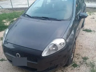 Usata Fiat Grande Punto 77 CV (56 kW) 2007 Grigio Utilitaria