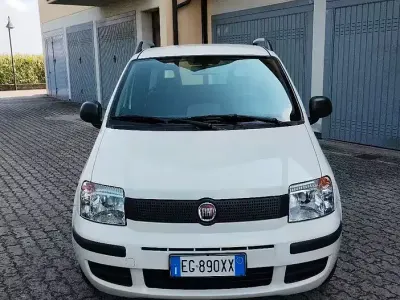 Usata Fiat Panda Emotion 69 CV (50 kW) 2011 Bianco Utilitaria