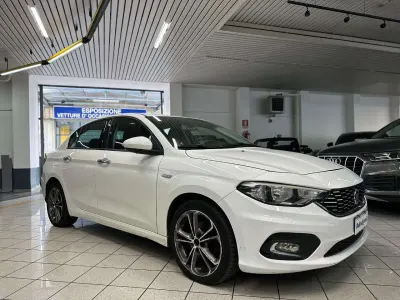 Usata Fiat Tipo Easy 120 CV (88 kW) 2016 Bianco Berlina