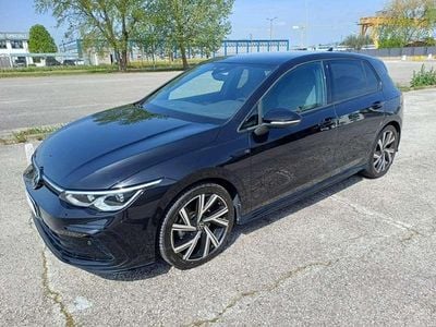 Usata VW Golf VIII R-line 131 CV (96 kW) 2022 Nero Berlina