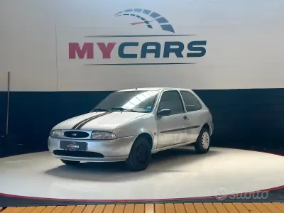 Usata Ford Fiesta 60 CV (44 kW) 1999 Grigio Utilitaria