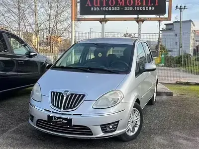 Usata Lancia Musa S 95 CV (69 kW) 2010 Grigio Monovolume