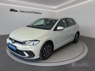 Usata VW Polo Life 80 CV (58 kW) 2023 Grigio Utilitaria