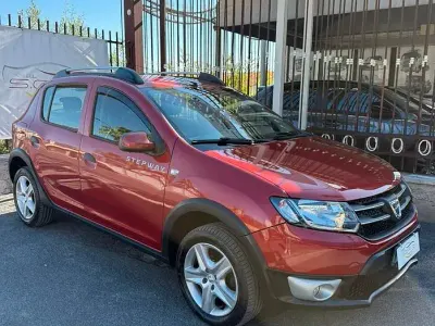 Usata Dacia Sandero Stepway 90 CV (66 kW) 2016 Rosso Berlina