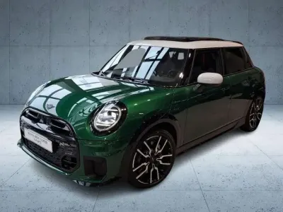 Nuova Mini John Cooper Works 156 CV (114 kW) 2026 Verde Utilitaria