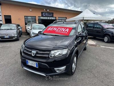 Occasion Dacia Sandero Stepway 90 PK (66 kW) 2016 Zwart Sedan