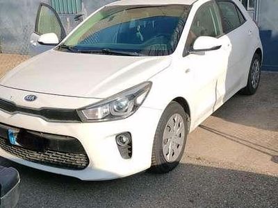Usata Kia Rio Active 77 CV (56 kW) 2017 Berlina