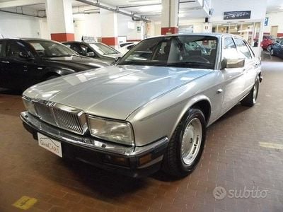 Usata Jaguar XJ 213 CV (156 kW) 1987 Grigio Berlina