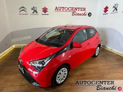 Usata Toyota Aygo Cool 72 CV (52 kW) 2020 Rosso Utilitaria