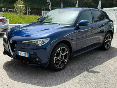 Usata Alfa Romeo Stelvio Executive 210 CV (154 kW) 2018 Bluazzurro SUV