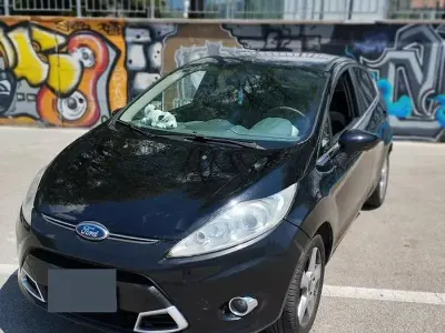 Usata Ford Fiesta 97 CV (71 kW) 2010 Nero Berlina