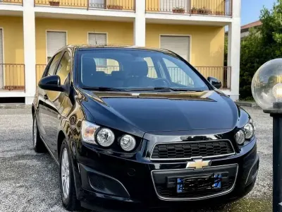 Usata Chevrolet Aveo LT 86 CV (63 kW) 2011 Nero Utilitaria