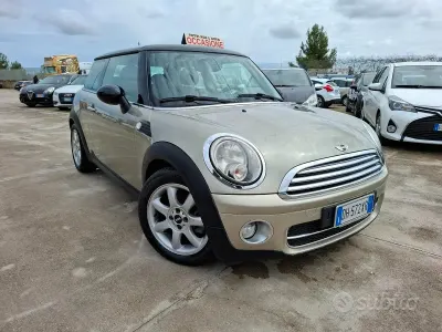 Usata Mini Cooper 109 CV (80 kW) 2007 Oro Utilitaria