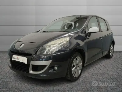 Usata Renault Scénic III 110 CV (80 kW) 2011 Grigio Station wagon